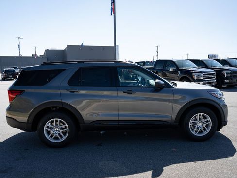 New 2026 Ford Explorer Active AWD/4WD image 11
