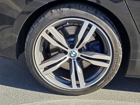Used 2019 BMW 750i image 3