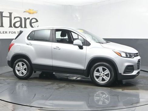 Used 2018 Chevrolet Trax LS image 1