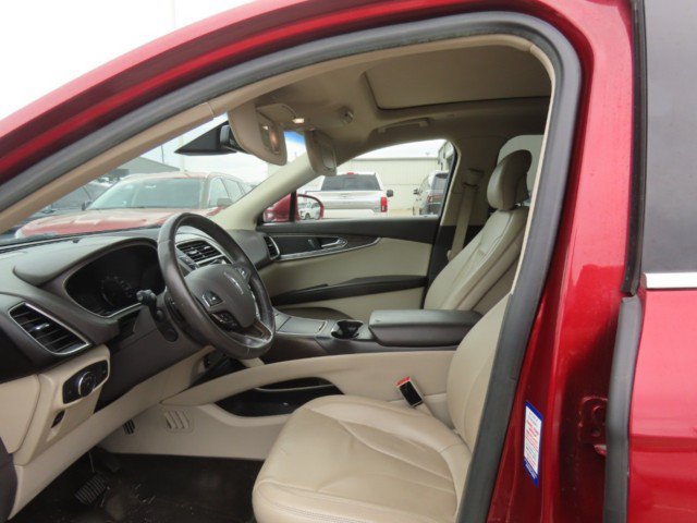 Used 2016 Lincoln MKX Reserve w/ Driver Assistance Package FWD image 23