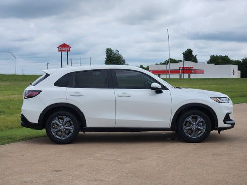 New 2027 Honda HR-V LX image 7