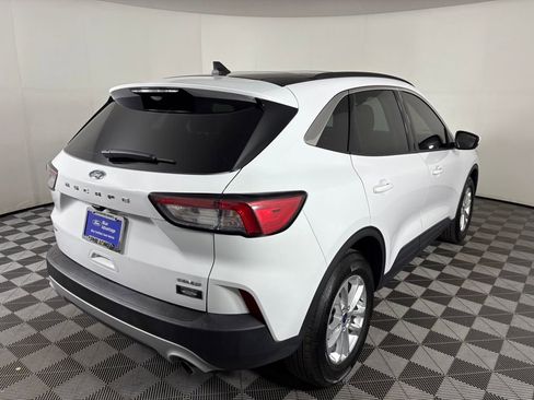 Certified 2020 Ford Escape SE image 7