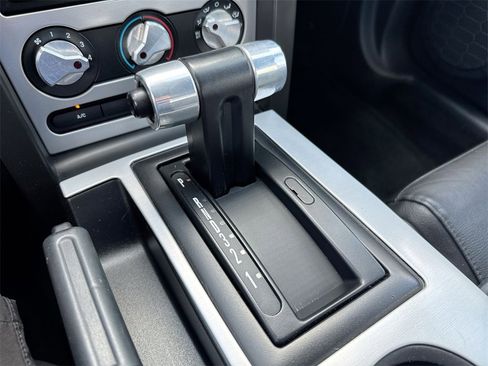 Used 2005 Ford Mustang GT Premium image 15
