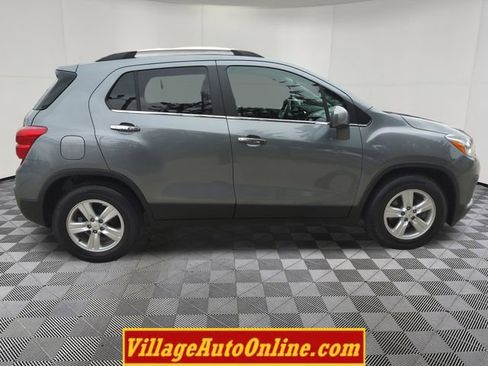 Used 2019 Chevrolet Trax LT w/ LT Convenience Package FWD image 13
