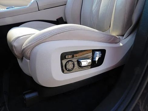 Used 2024 BMW X7 M60i w/ Executive Package AWD/4WD image 21