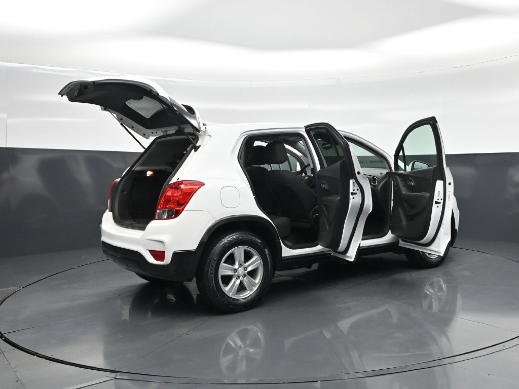 Used 2021 Chevrolet Trax LS w/ Tint and Cruise Package FWD image 6