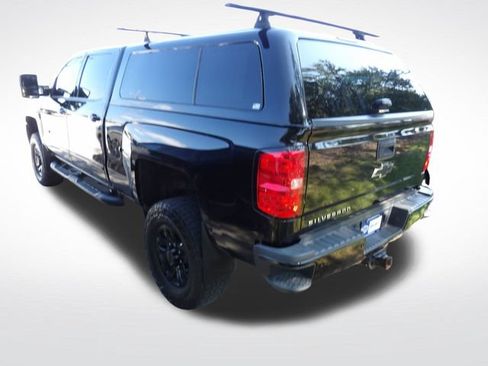 Used 2018 Chevrolet Silverado 2500 LT w/ Midnight Edition AWD/4WD image 11
