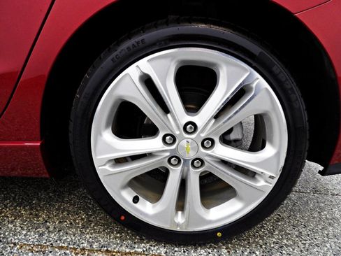 Used 2017 Chevrolet Cruze Premier image 19