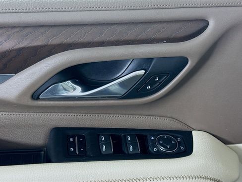 Used 2021 GMC Yukon XL Denali w/ Denali Premium Package image 24