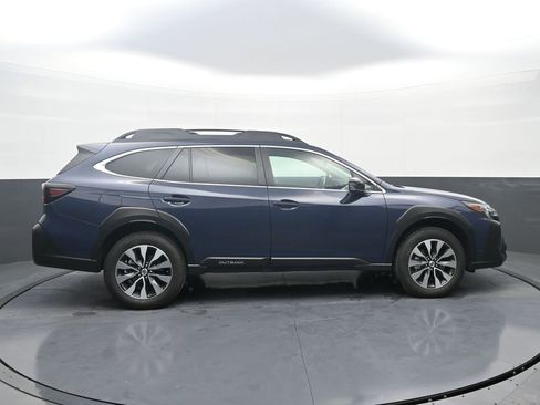 Used 2025 Subaru Outback Limited XT image 8