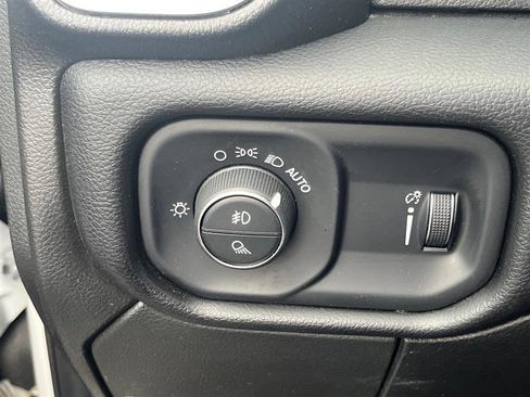 Used 2024 RAM 3500 Big Horn image 28