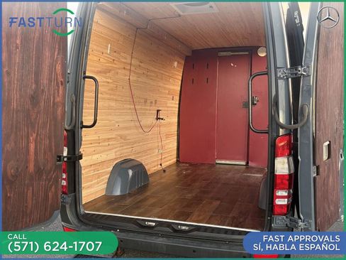 Used 2018 Mercedes-Benz Sprinter 2500 image 22