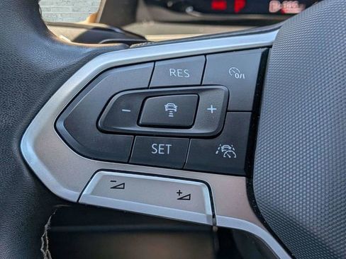 Certified 2025 Volkswagen Atlas SE FWD image 27