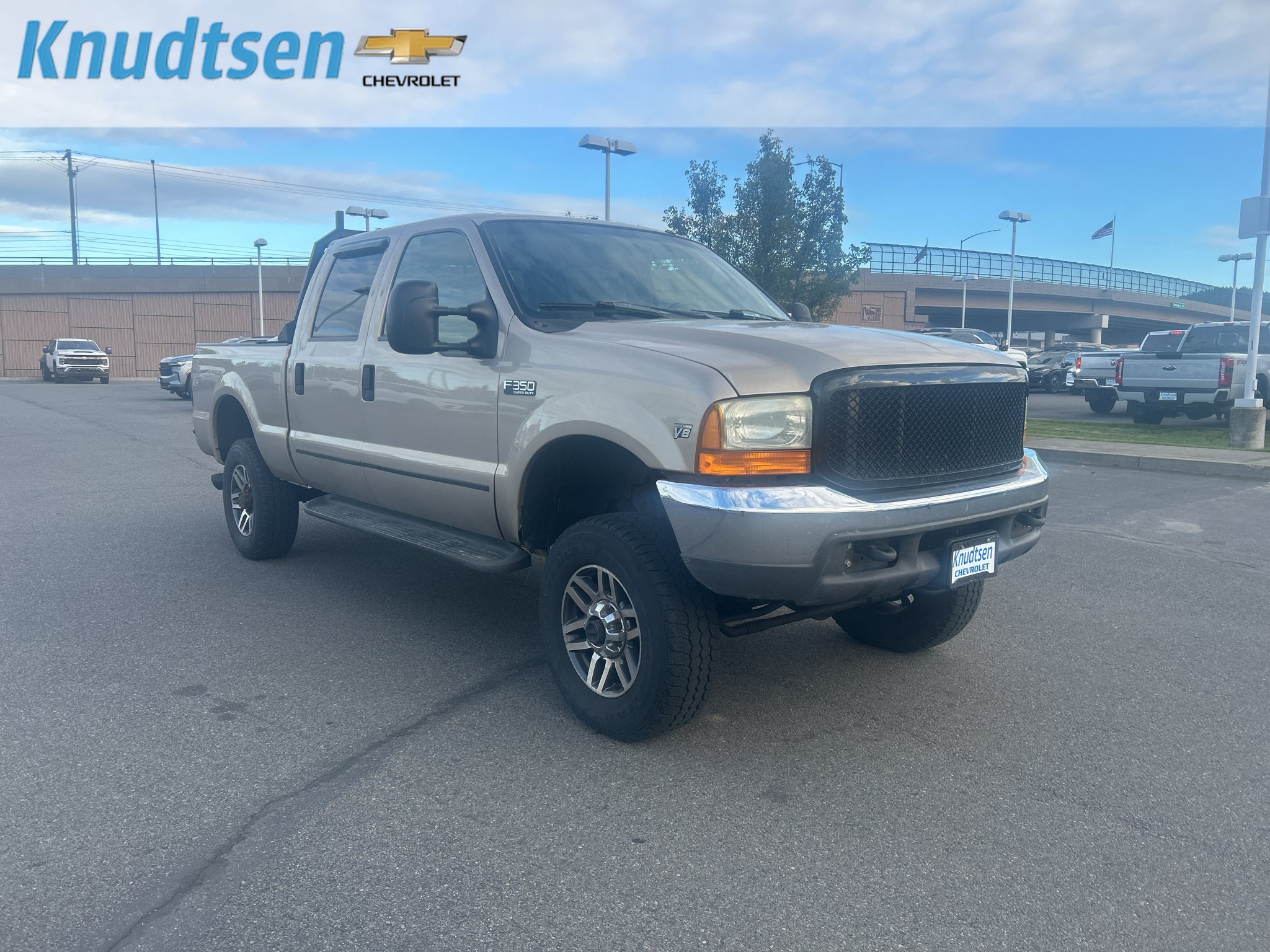 Used 1999 Ford F350 4x4 Crew Cab Super Duty image 1