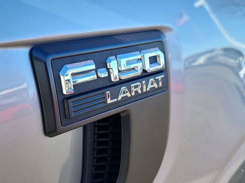 Used 2023 Ford F150 Lariat w/ Max Trailer Tow Package image 14