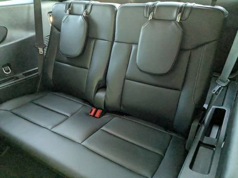 Used 2023 Ford Explorer XLT w/ Equipment Group 202A AWD/4WD image 31