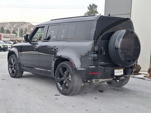 New 2026 Land Rover Defender 110 X-Dynamic SE image 4