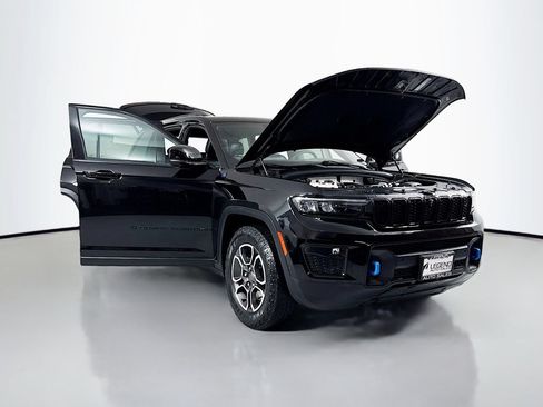 Used 2022 Jeep Grand Cherokee Trailhawk w/ Advanced Protech Group II AWD/4WD image 23