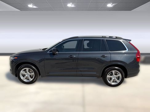 Used 2017 Volvo XC90 T5 Momentum w/ Vision Package FWD image 2
