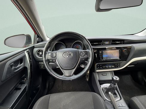 Used 2018 Toyota Corolla iM FWD image 11