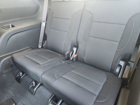 Certified 2023 GMC Acadia SLE w/ Driver Convenience Package image 34