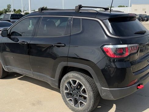 Used 2019 Jeep Compass Trailhawk w/ Cold Weather Group AWD/4WD image 3