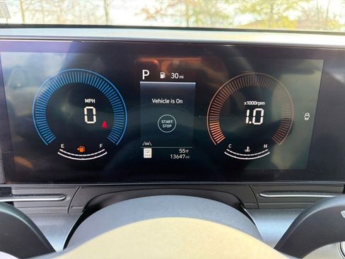 Used 2025 Hyundai Kona SEL image 32