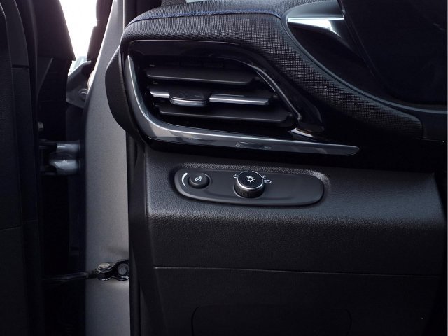 Used 2024 Buick Envista Sport Touring w/ Convenience I Package FWD image 12