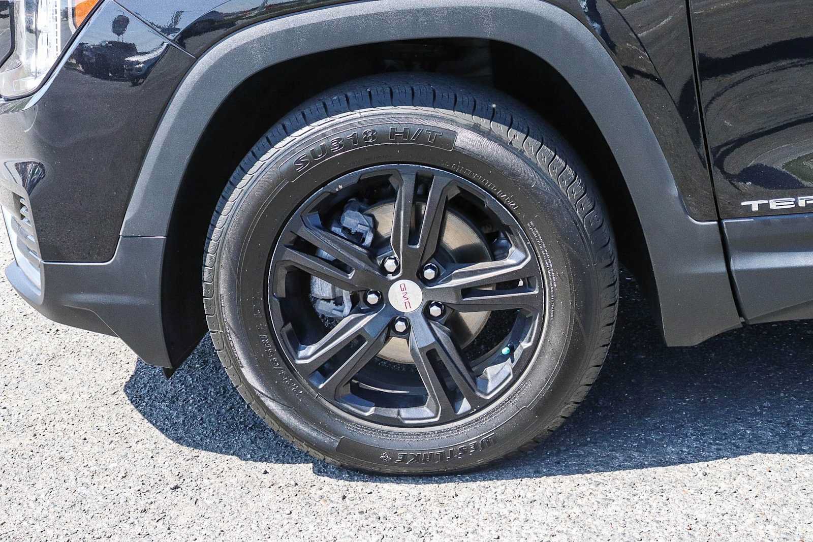 Used 2024 GMC Terrain SLE AWD/4WD image 14