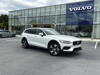 New 2026 Volvo V60 B5 Cross Country Plus w/ Protection Package Premier