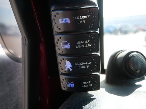Used 2012 Jeep Wrangler Unlimited Sahara AWD/4WD image 21