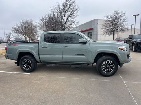 Used 2023 Toyota Tacoma TRD Sport image 2