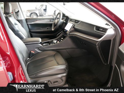 Used 2022 Jeep Grand Cherokee Limited image 10