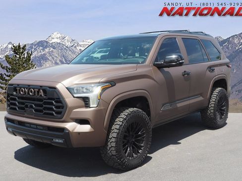 Used 2025 Toyota Sequoia Platinum AWD/4WD image 1
