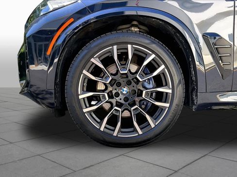 Used 2024 BMW X5 xDrive40i w/ M Sport Package AWD/4WD image 10