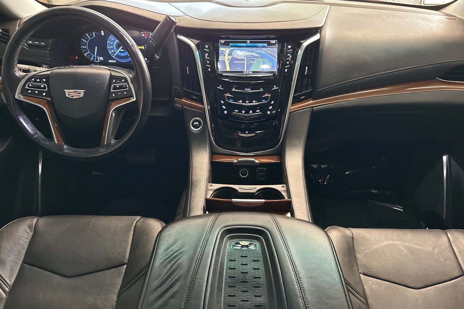 Used 2016 Cadillac Escalade Premium RWD image 15