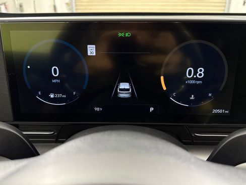 Certified 2024 Hyundai Kona SEL w/ Convenience Package FWD image 17
