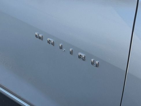 Used 2019 Chevrolet Malibu LT FWD image 34
