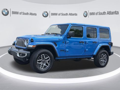 Used 2025 Jeep Wrangler Unlimited Sahara AWD/4WD image 17