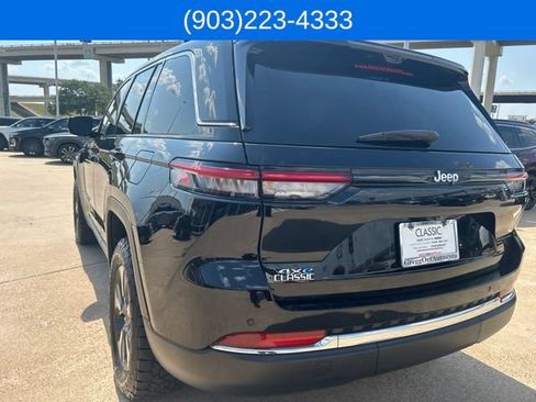 Used 2022 Jeep Grand Cherokee Limited 4xe w/ Luxury Tech Group II AWD/4WD image 8