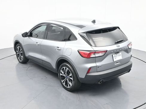 Used 2022 Ford Escape SE w/ SE Sport Appearance Package image 32