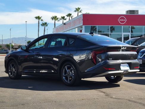 Used 2025 Kia K4 LXS image 2