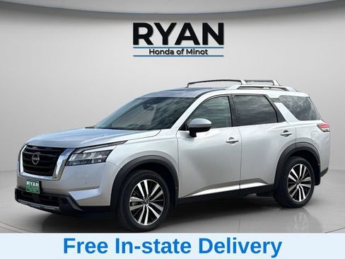 Used 2024 Nissan Pathfinder Platinum w/ Cargo Package AWD/4WD image 5