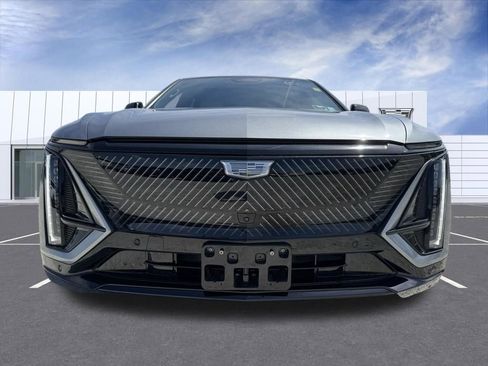 Certified 2024 Cadillac Lyriq Luxury w/ LPO, Floor Liner Package AWD/4WD image 7