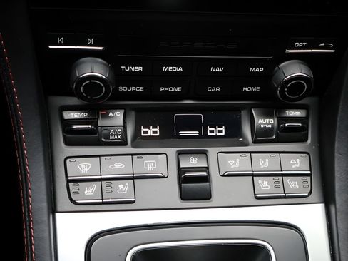 Used 2024 Porsche 718 Boxster RWD image 20