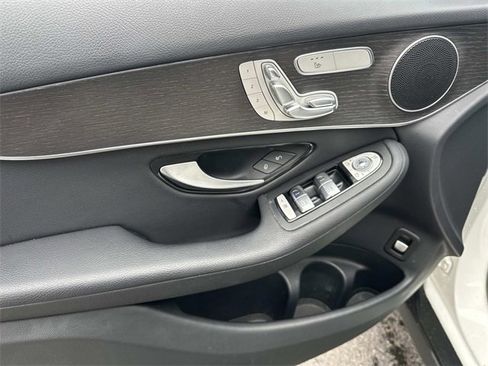 Used 2022 Mercedes-Benz GLC 300 4MATIC image 15