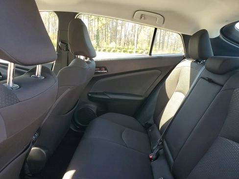 Used 2022 Toyota Prius LE image 10