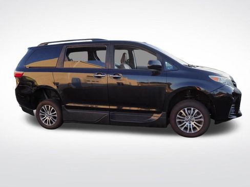 Used 2019 Toyota Sienna XLE FWD image 5