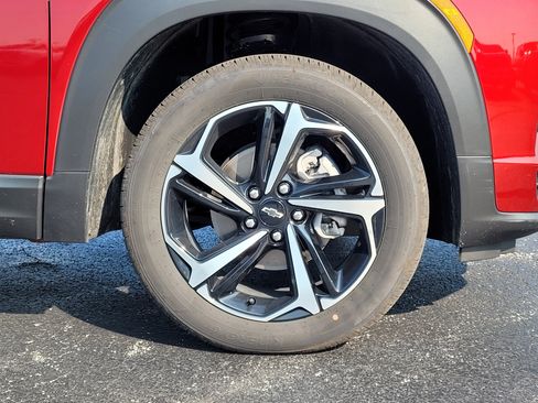 Used 2023 Chevrolet TrailBlazer RS w/ Convenience Package AWD/4WD image 10