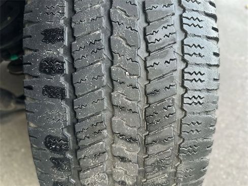 Used 2012 Nissan Frontier SL image 11